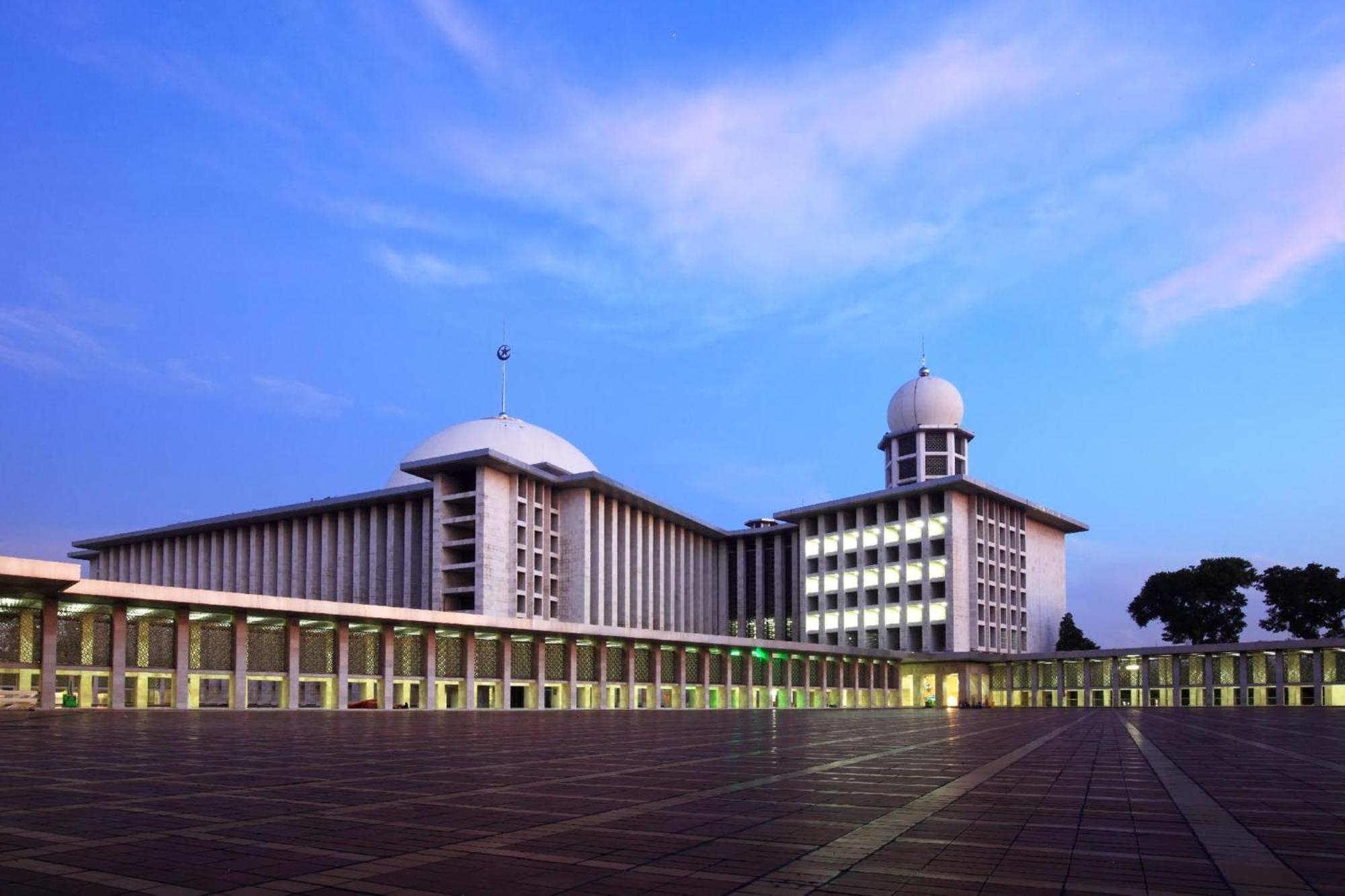 Collection O Hotel Antara Джакарта Экстерьер фото