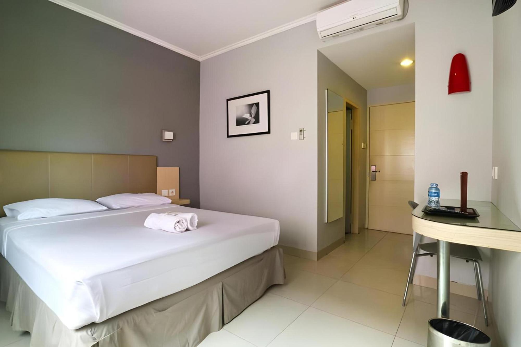 Collection O Hotel Antara Джакарта Экстерьер фото